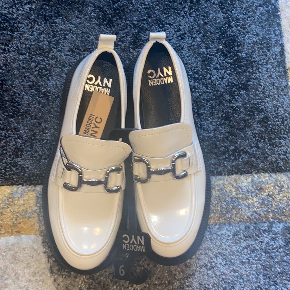 NWT Madden NYC Women’s Platform Lug Sole Loafers White Black Chrome Sz 9
